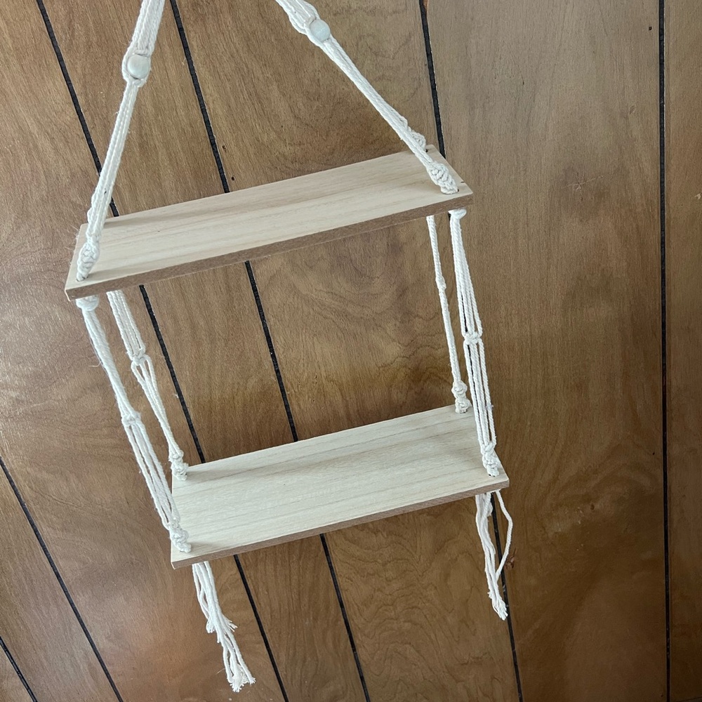 Hanging wall shelf